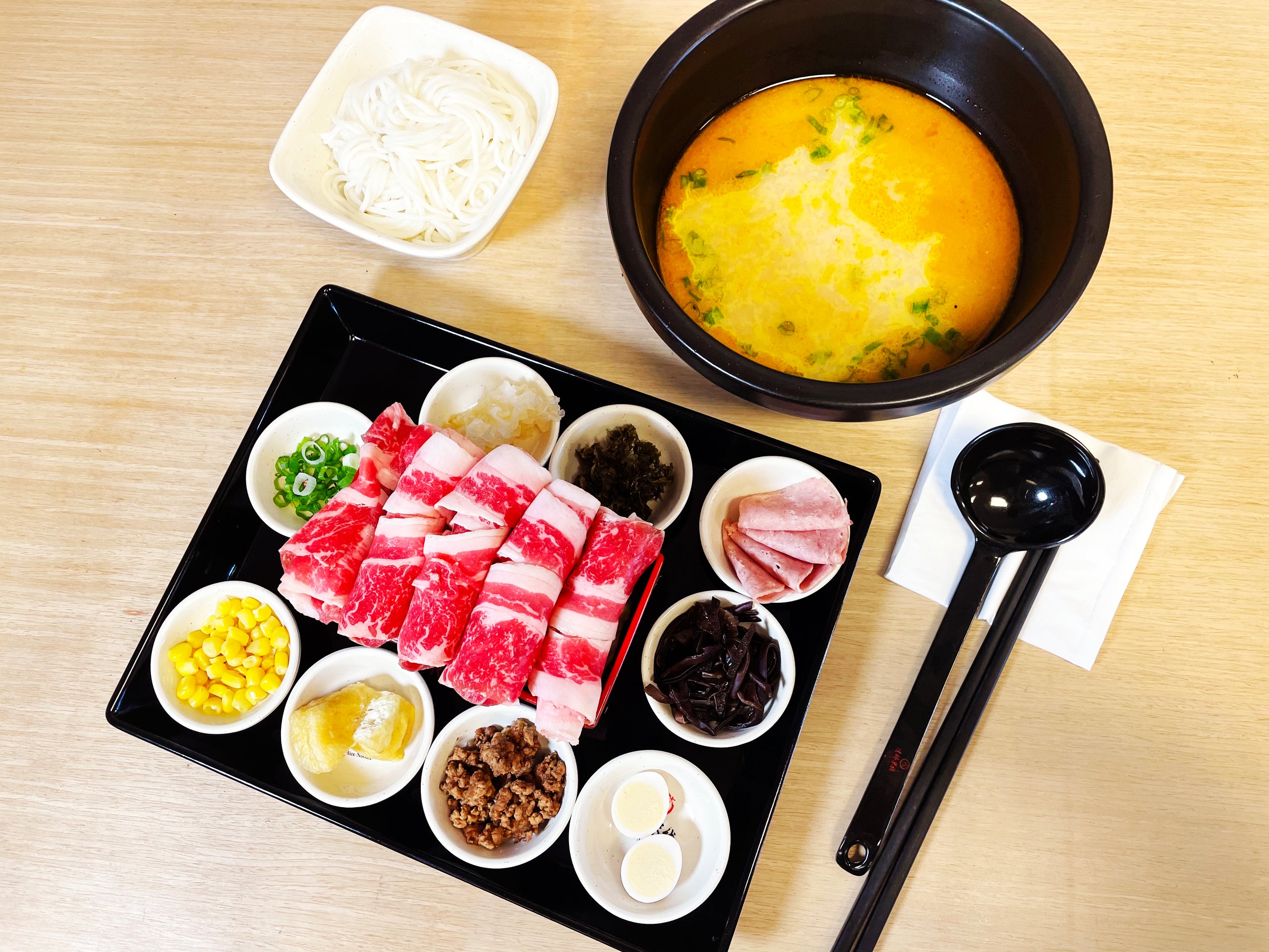 A8 金汤肥牛米线(辣) Hot and Sour Sliced Beef | Ten Seconds Rice Noodle
